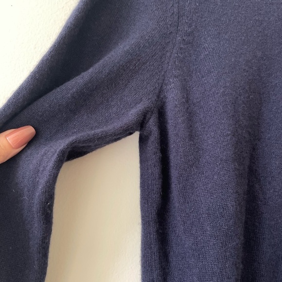 Brooks Brothers Pure Cashmere Navy V-neck Sweater Size M - Picture 4 of 7